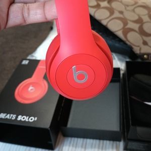 Beats wireless headphones